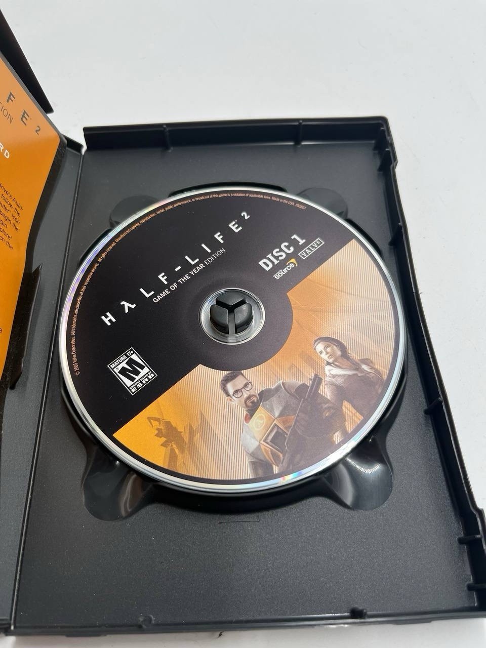Half-Life 2: Game of the Year Edition (PC, 2005) Complete In Box CIB