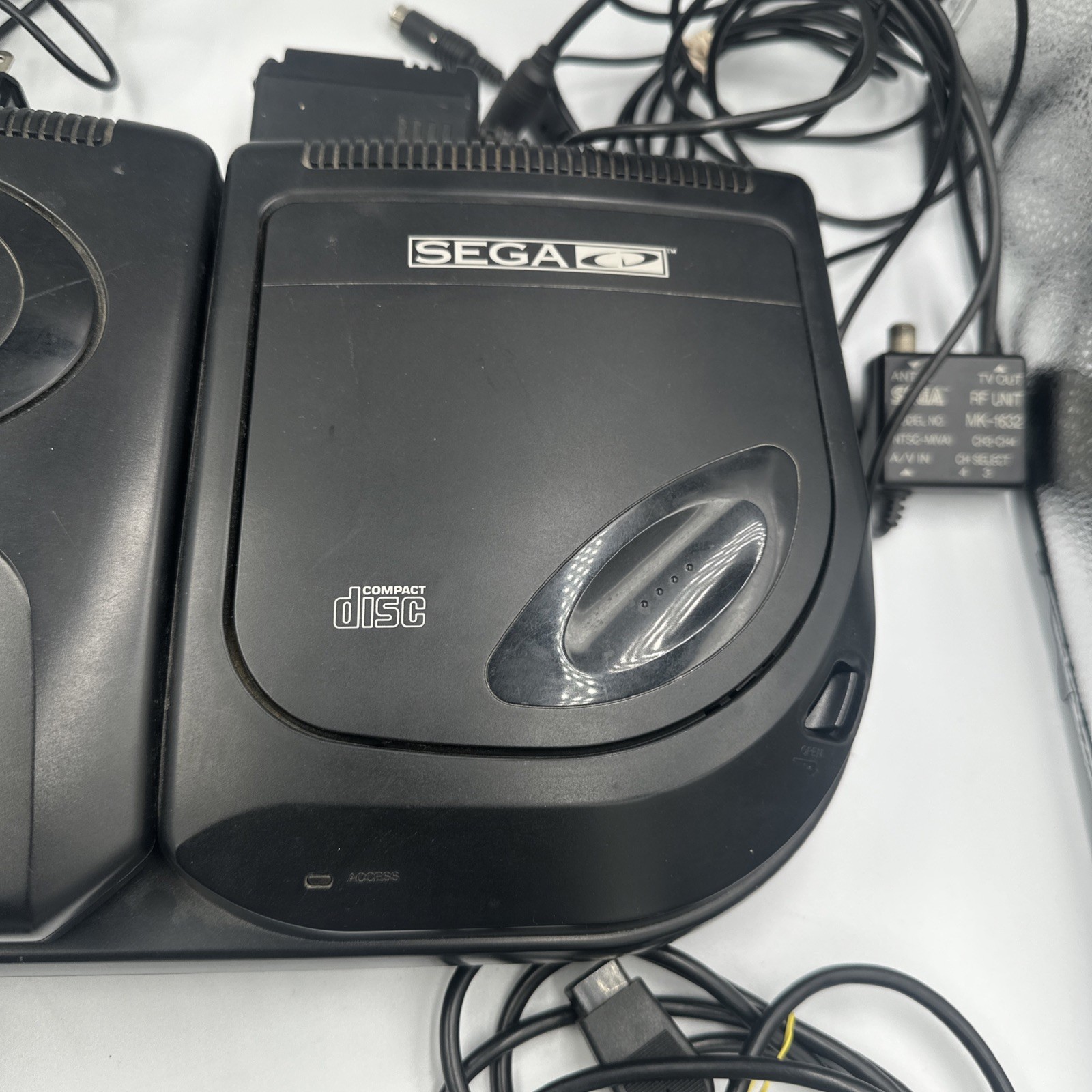 Sega CD Model 2 + Genesis Model 2 console (Please read description)