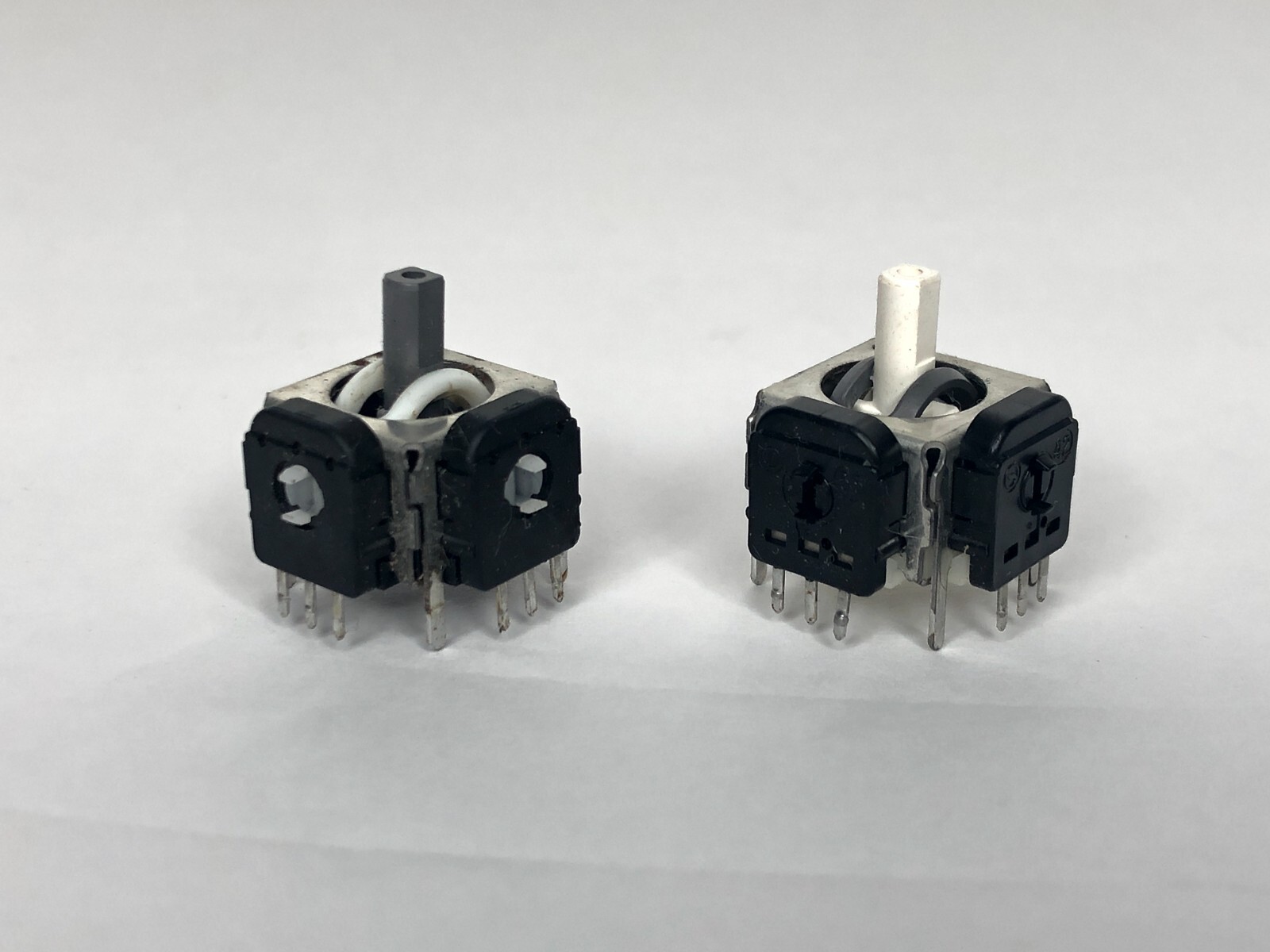 2x Nintendo GameCube Controller OEM TIGHT Joystick T1 StickBox W/ Potentiometer