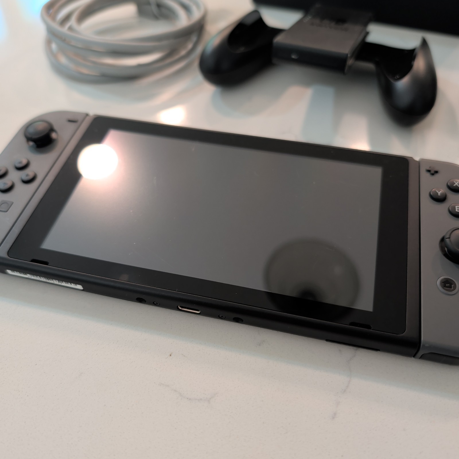 Nintendo Switch 32GB Console with Gray Joy‑Cons – Working – w/ OEM Cords
