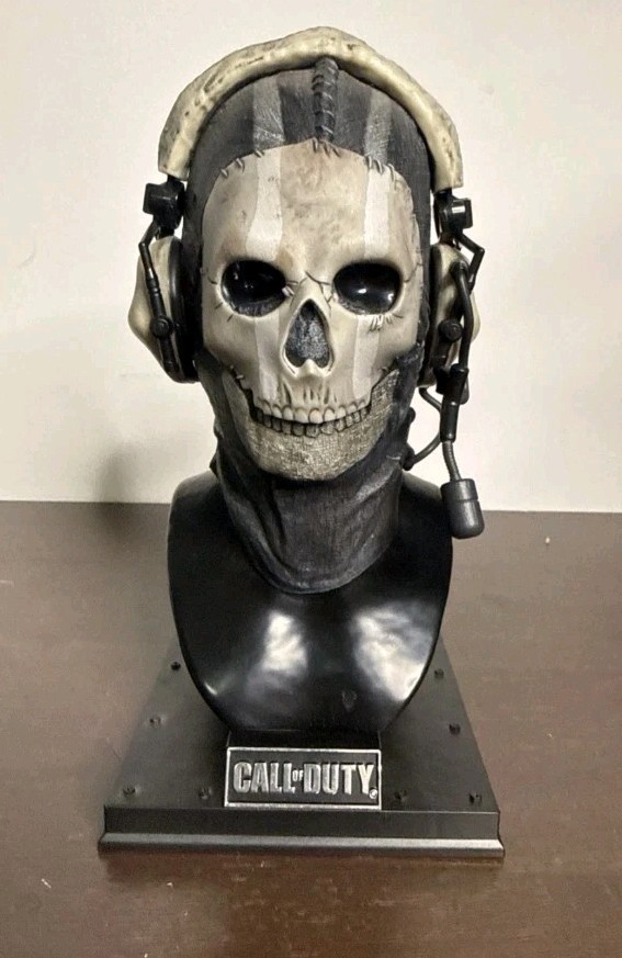 CALL OF DUTY LT. SIMON ” GHOST ” RILEY 8″ BUST STATUE 20th ANNIVERSARY EDITION