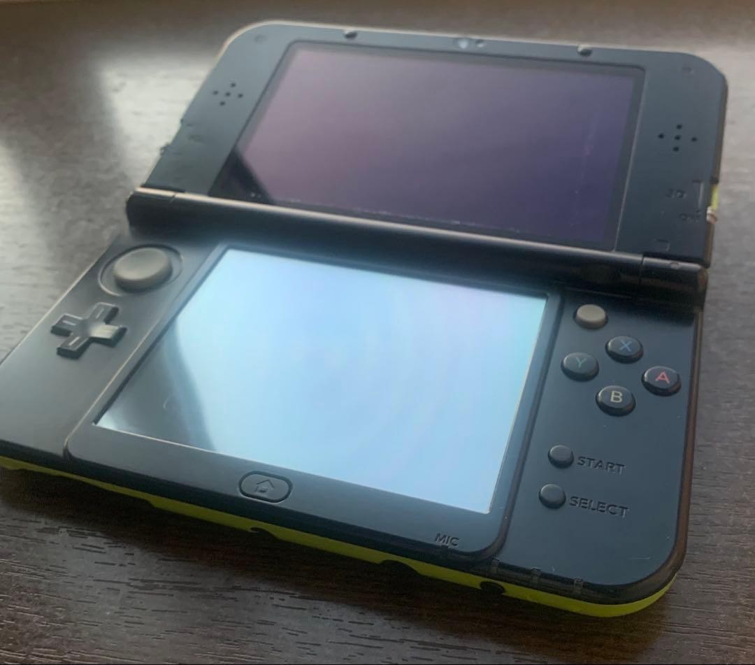 Tested and Working Nintendo New 3DSLL Lime Green Console with charger