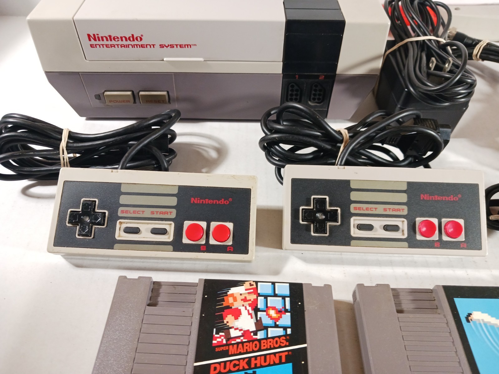 Nintendo NES Console Bundle Tested Cleaned 2 Controllers OEM Cords Mario TMNT