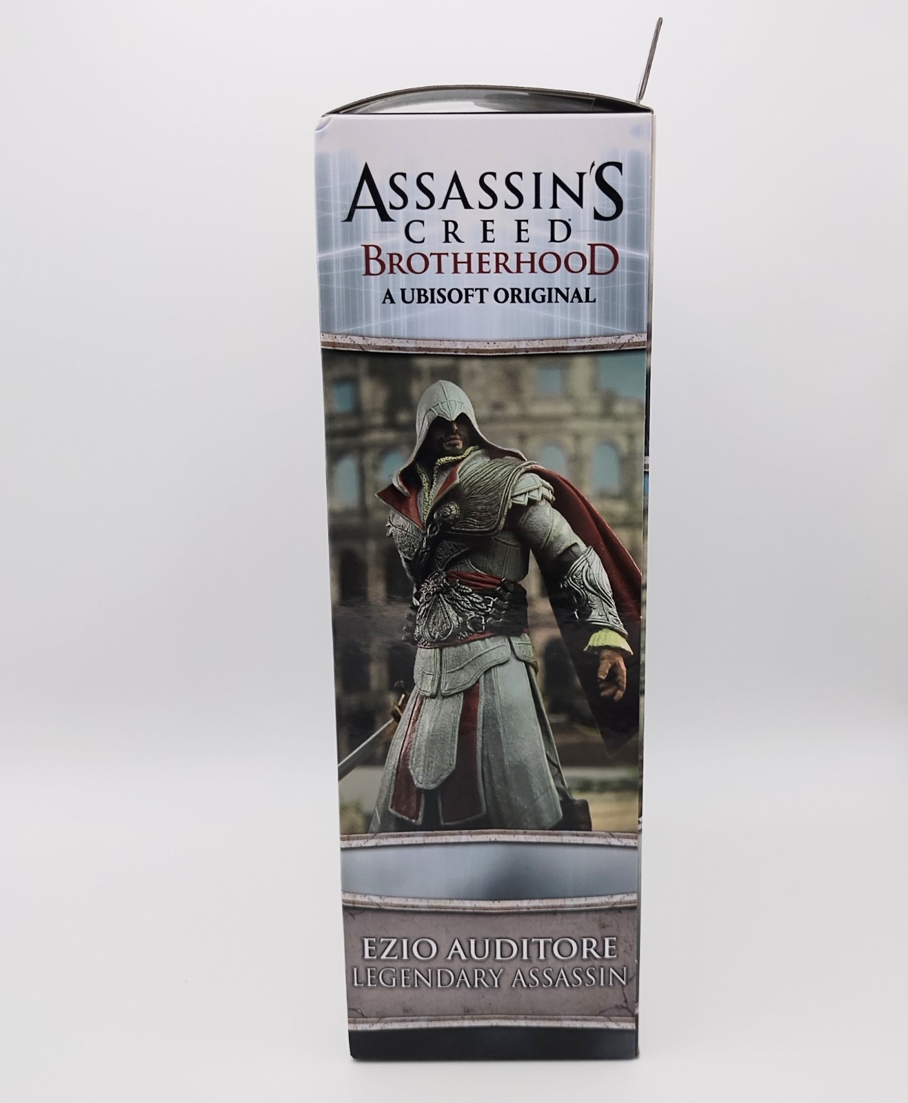 NECA Assassin’s Creed Brotherhood Ezio Auditore Action Figure Box Sword Ubisoft