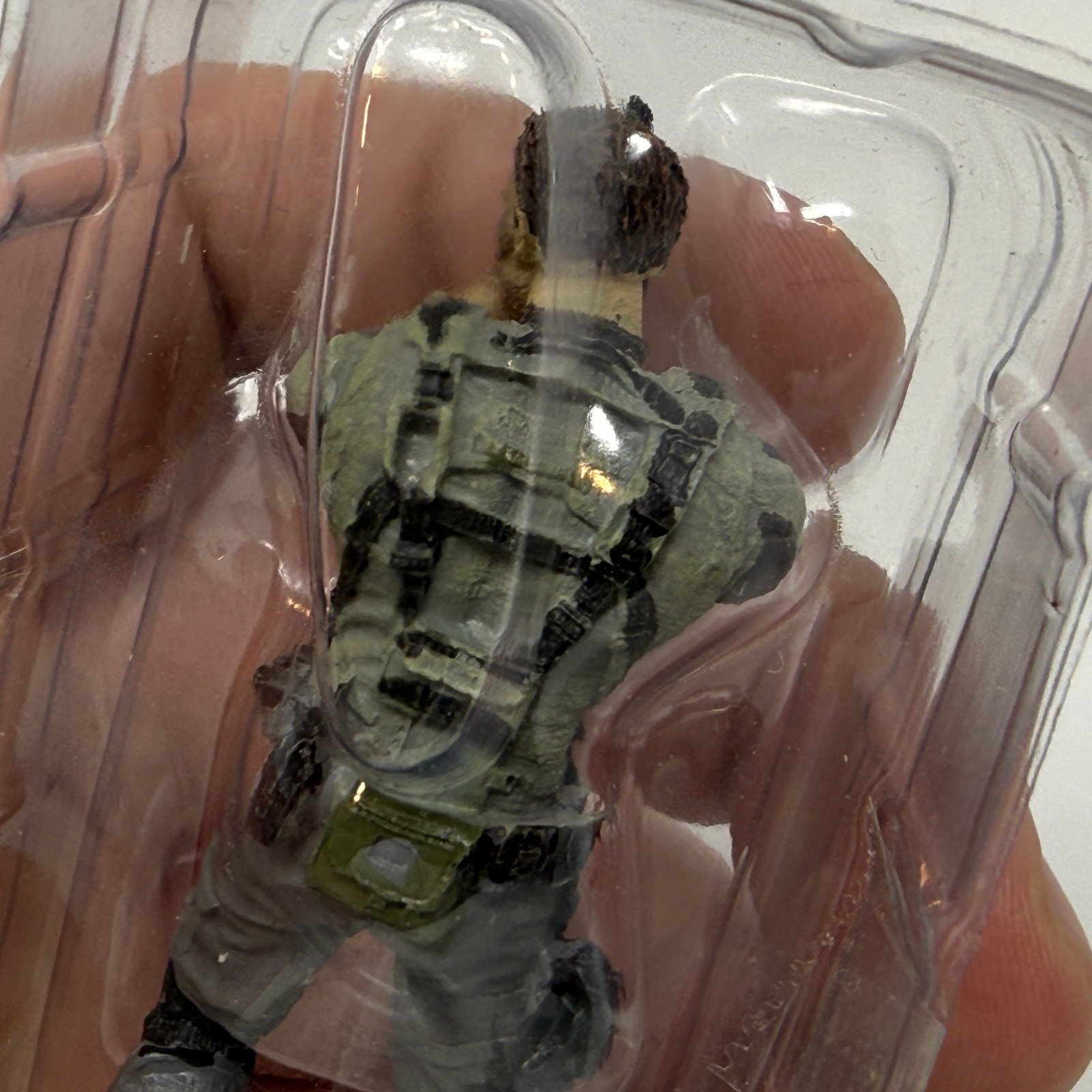 Resident Evil 5 Collector’s Edition 3″ Chris Redfield Action Figure *BROKEN* 5e