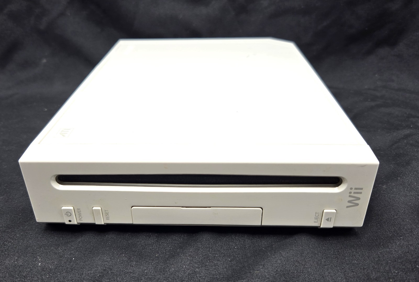 2006 Nintendo Wii RVL-001 512 MB Home Console – White