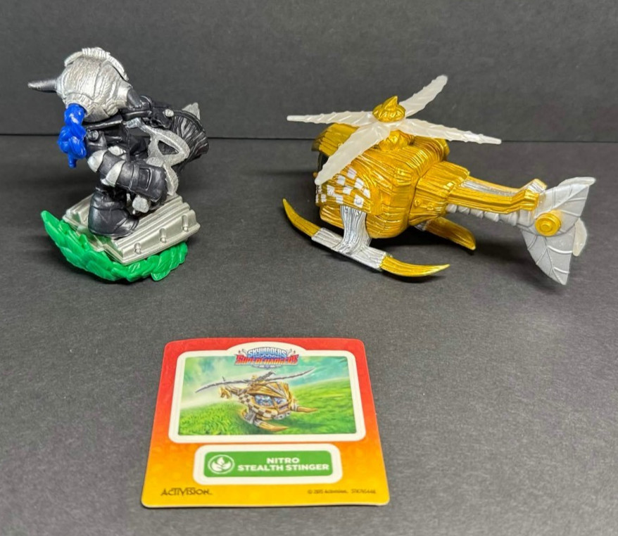 Skylanders Superchargers Dark Stealth Elf & Nitro Stealth Stinger w/ Sticker