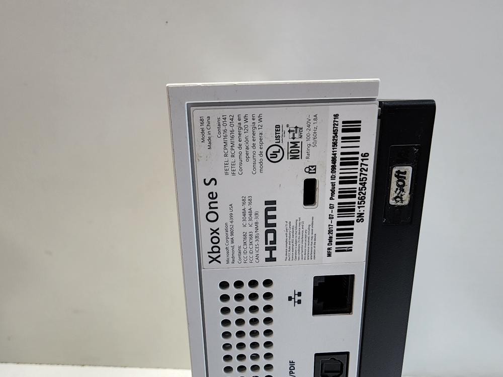 MICROSOFT XBOX ONE S POWERS ON BUT NO DISPLAY (P19019447)