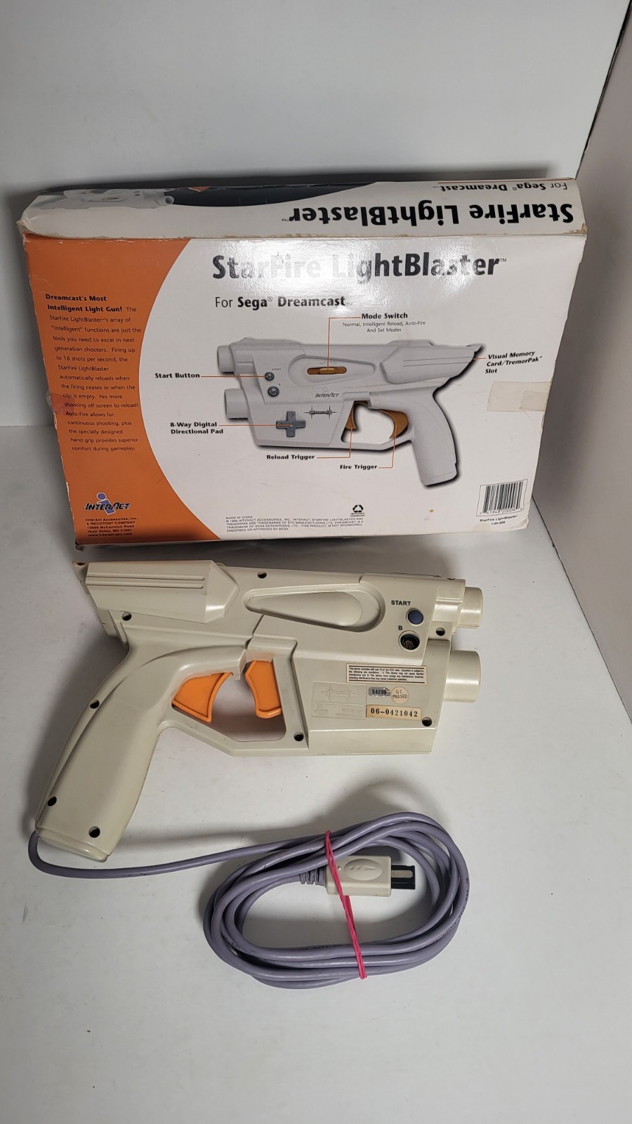 Dreamcast Interact Starfire Light Gun (Sega Dreamcast) Controller zapper