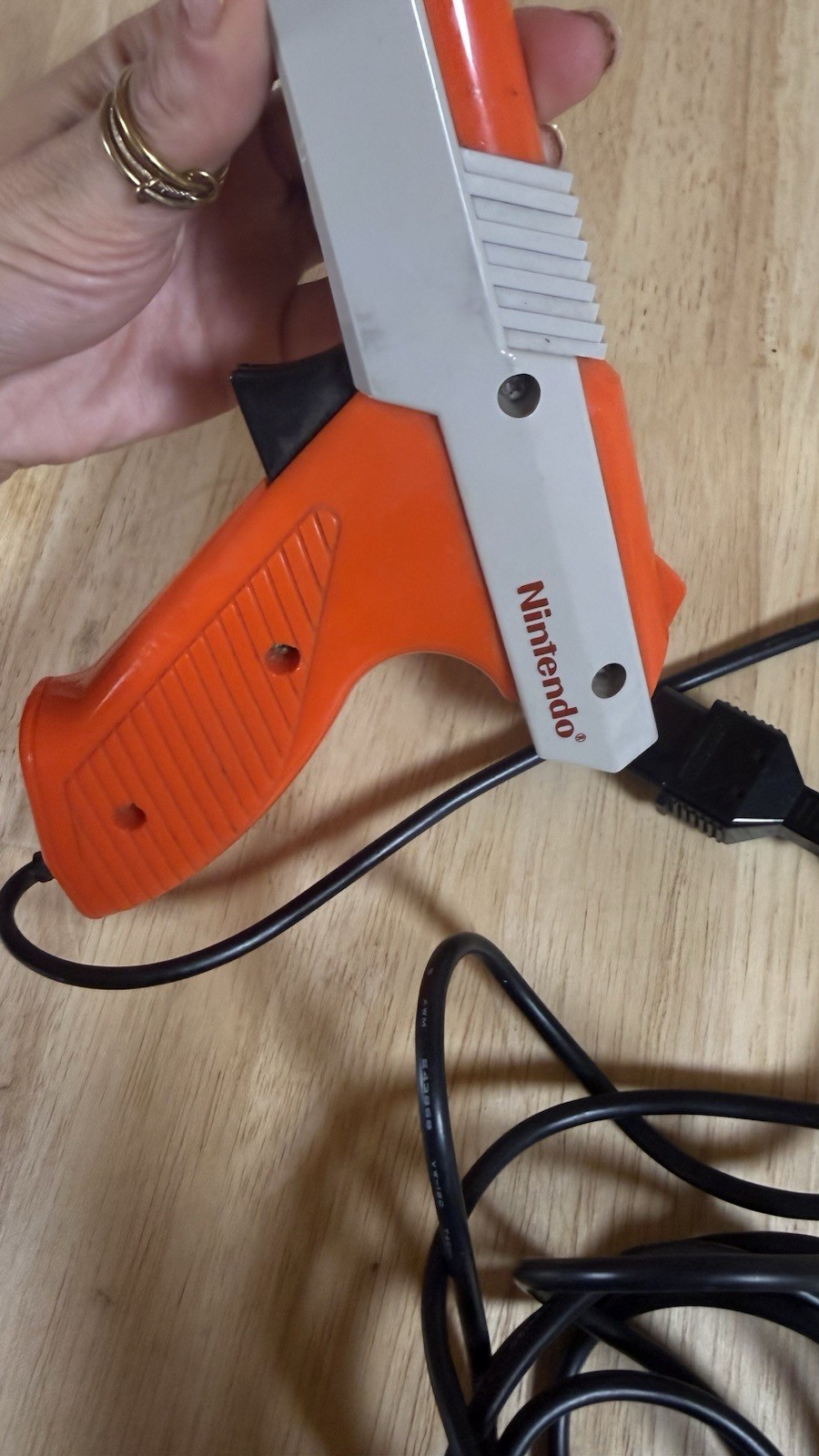 Original 1985 Orange Nintendo NES Zapper Duck Hunt Gun NES-005 OEM Light Gun