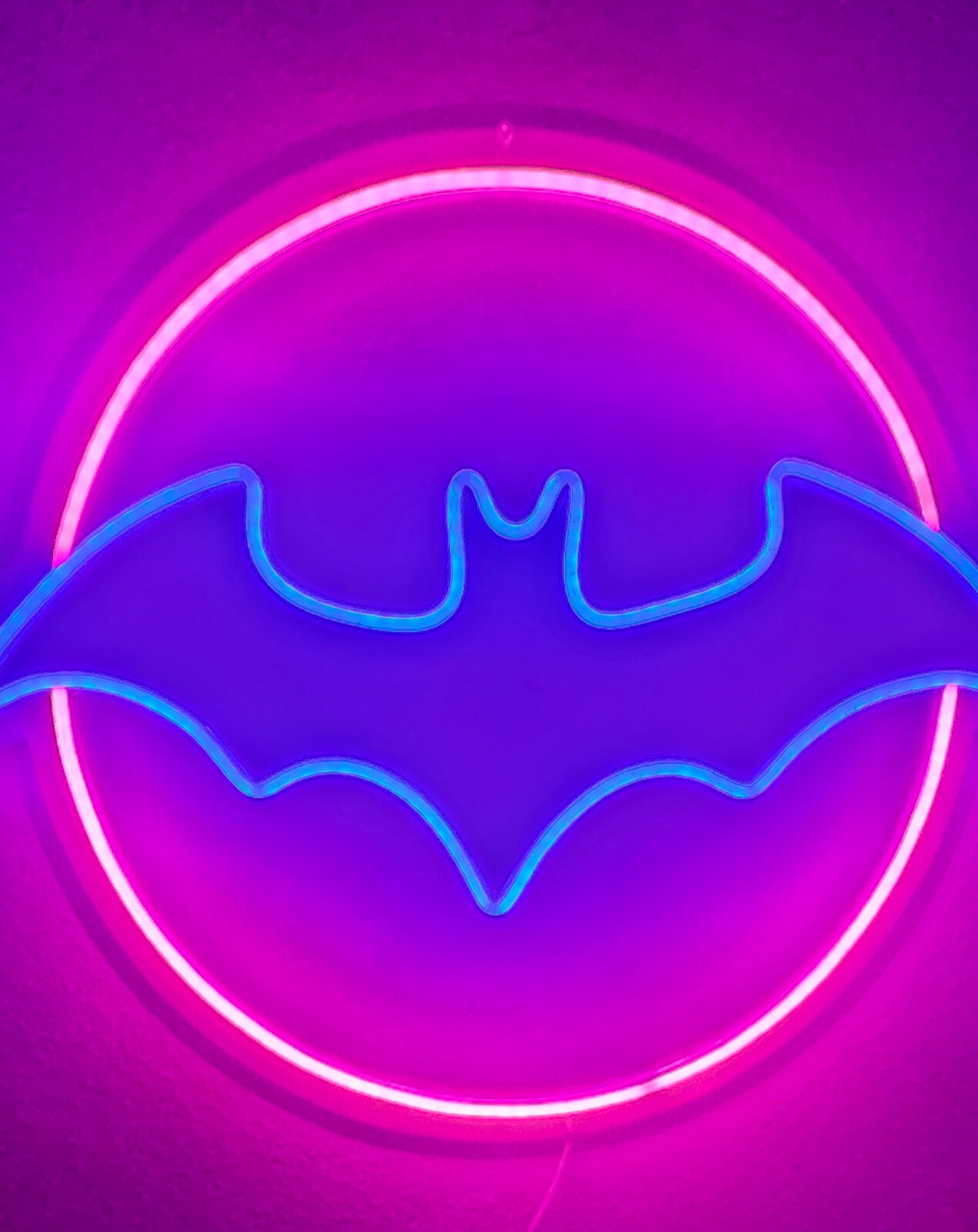 Batman DC comics 16.5 inches diameter neon sign bright pink/blue