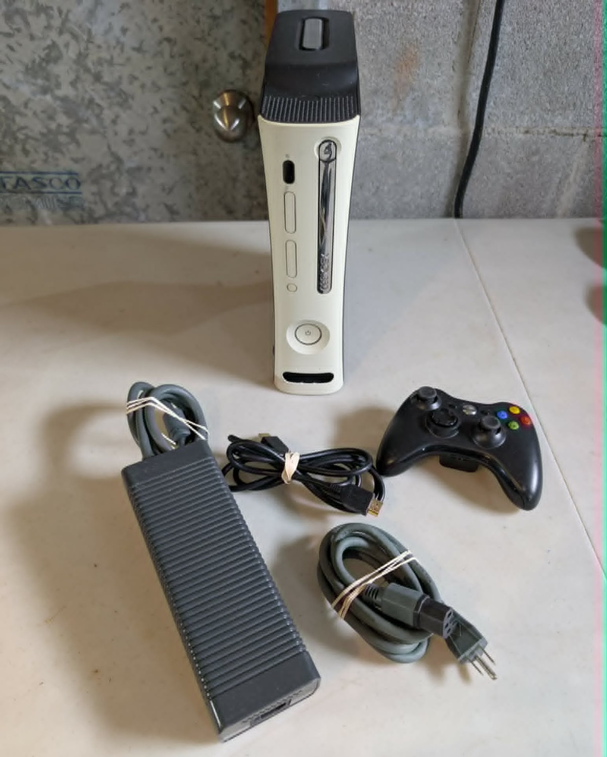 Microsoft XBox 360 Gray 120GB Video Game Console & Controller *READ DESCRIPTION*