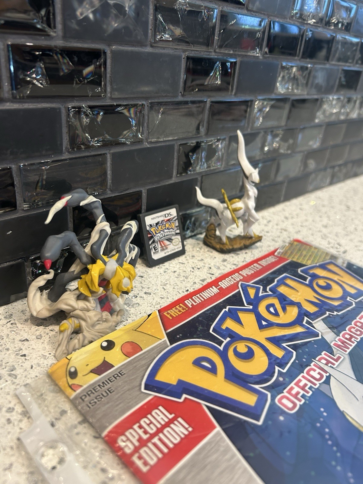 Pokémon Platinum Version Nintendo DS E-Everyone NTSC-U/C Pokémon Series