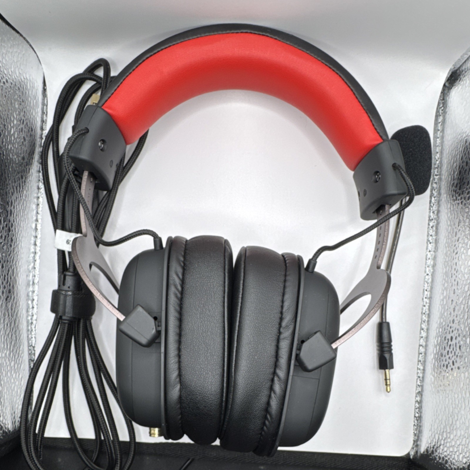 Redragon Black Red Over-Ear Gaming Headset 3.5mm Jack Detachable Boom Microphone