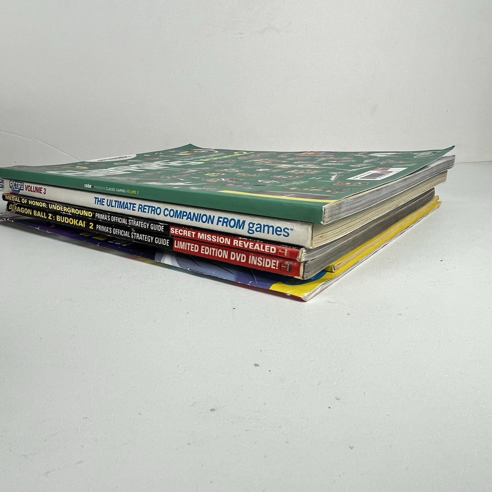 Lot of Popular Video Game Strategy Guides & Books (Prima, Retro, super play ETC