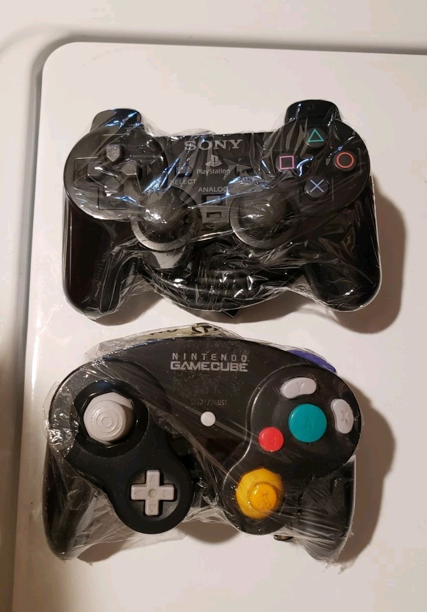 Damage Nintendo GameCube Controller – Black And Damage Ps2 Controller – Black