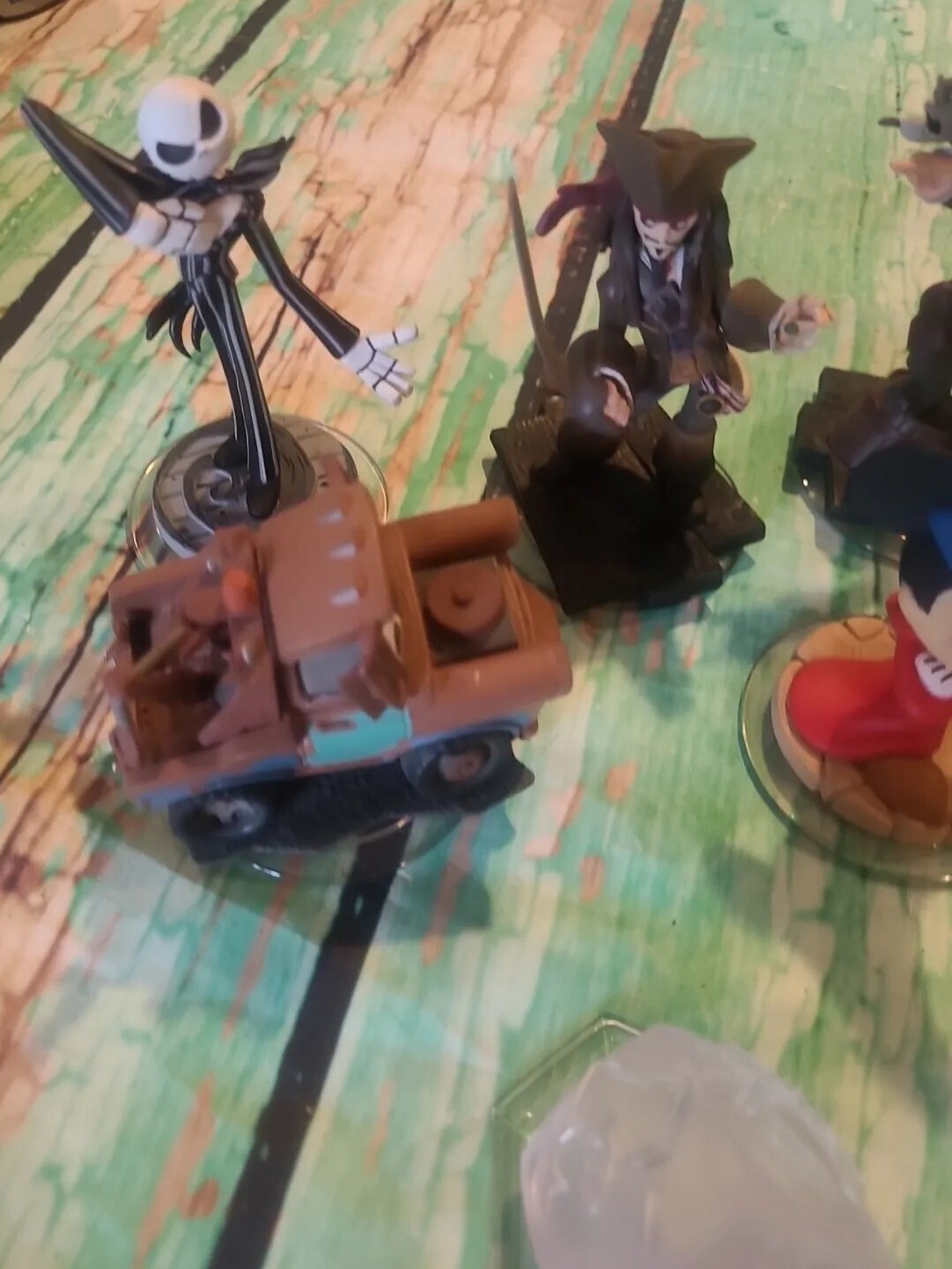 Disney Infinity Lot Of 14 Figures And 11 Power Disc The Incredibles Pirates