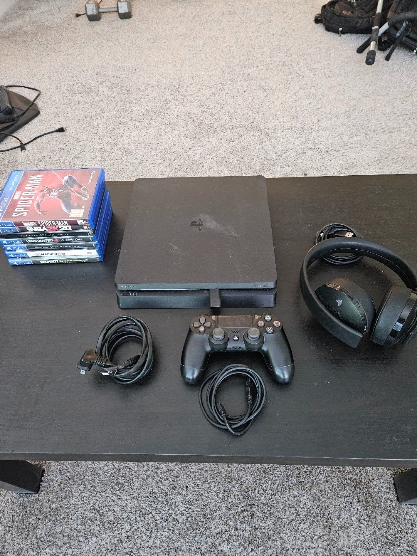 Sony PS4 Slim Console Bundle w/ Controller, Wireless Headset & 7 Games – WORKS!!