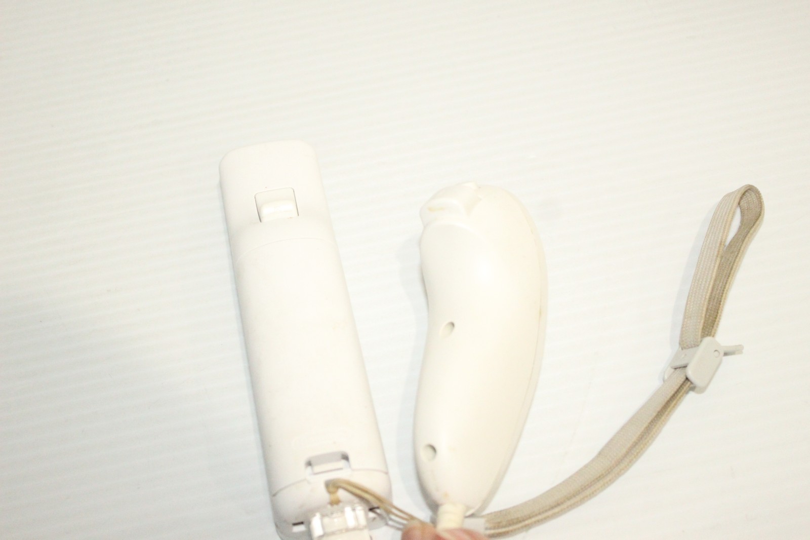 Official OEM Nintendo Wii Remote White Controller with Nuncheck and Strap