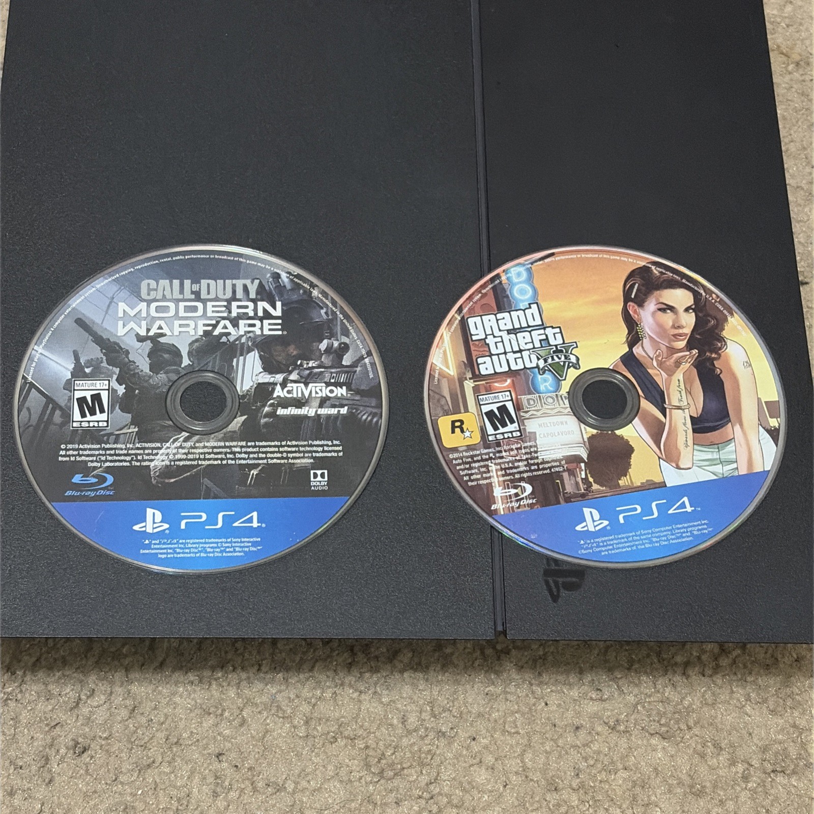 Sony PlayStation 4 500GB Black Console PS4 CUH-1215A w/ Controller 2 Games