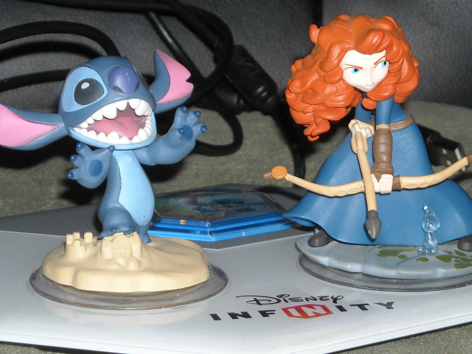 Disney infinity 4 Xbox 360 portal & Marvel Thor Merida Pixar Stitch + power disc