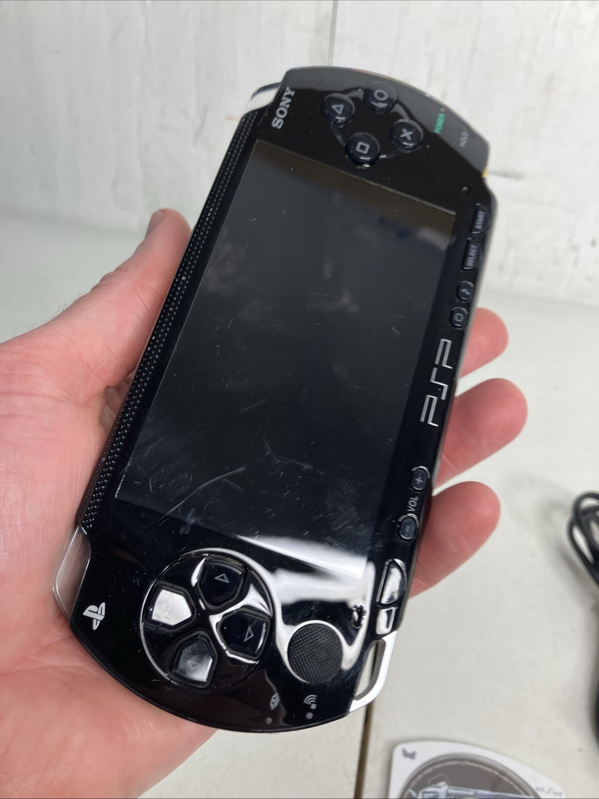 Sony PSP-1001 Black Handheld Console Bundle 1 Game GTA LIBERTY & PSP-100 Charger