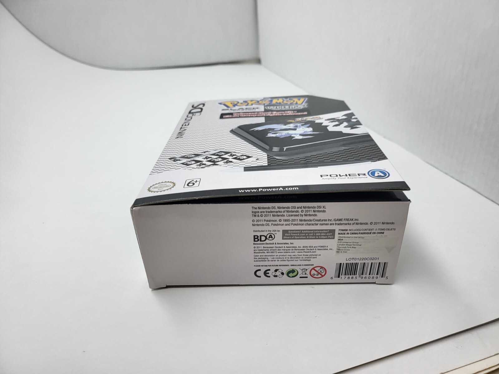 NEW MINT POKEMON BLACK /WHITE HARD SHELL TRAVEL CASE FOR 3DS/ 3DS XL NEW 3DS LL