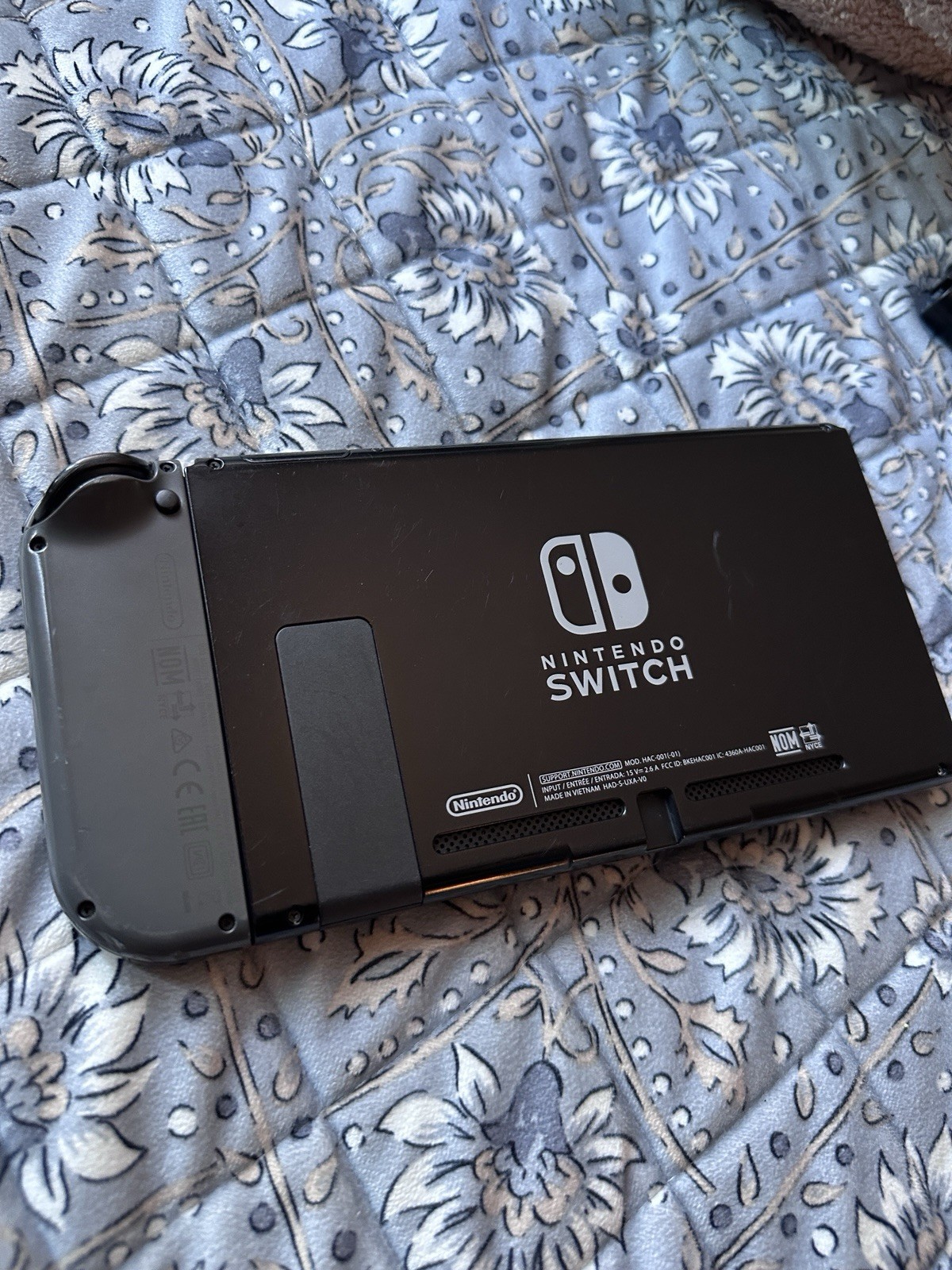Nintendo Switch HAC-001 Black Handheld Console Wi-Fi Capability (read)