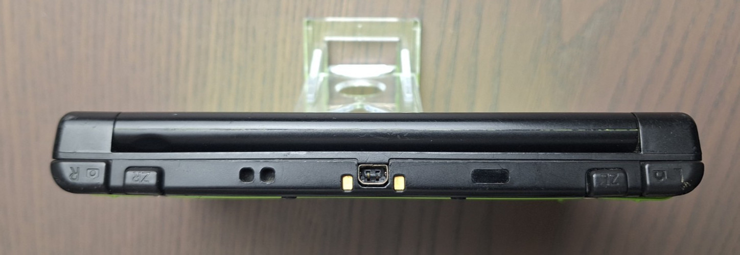 New Nintendo 3DS XL Lime Black | Charger + 32GB SD Card | Region Free