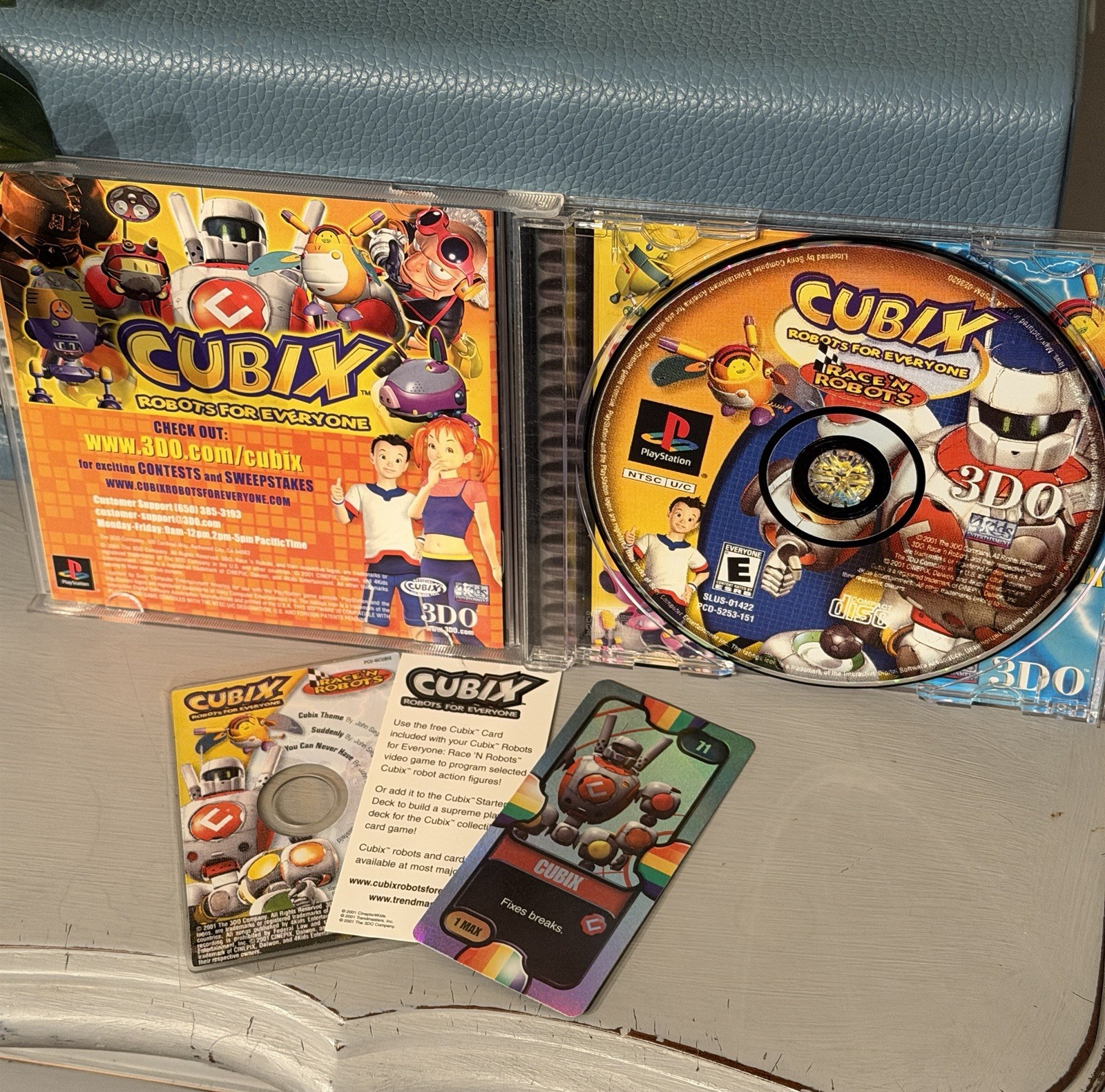 Cubix Robots For Everyone w/ Music CD & Trading Card Variant PlayStation PS PS1