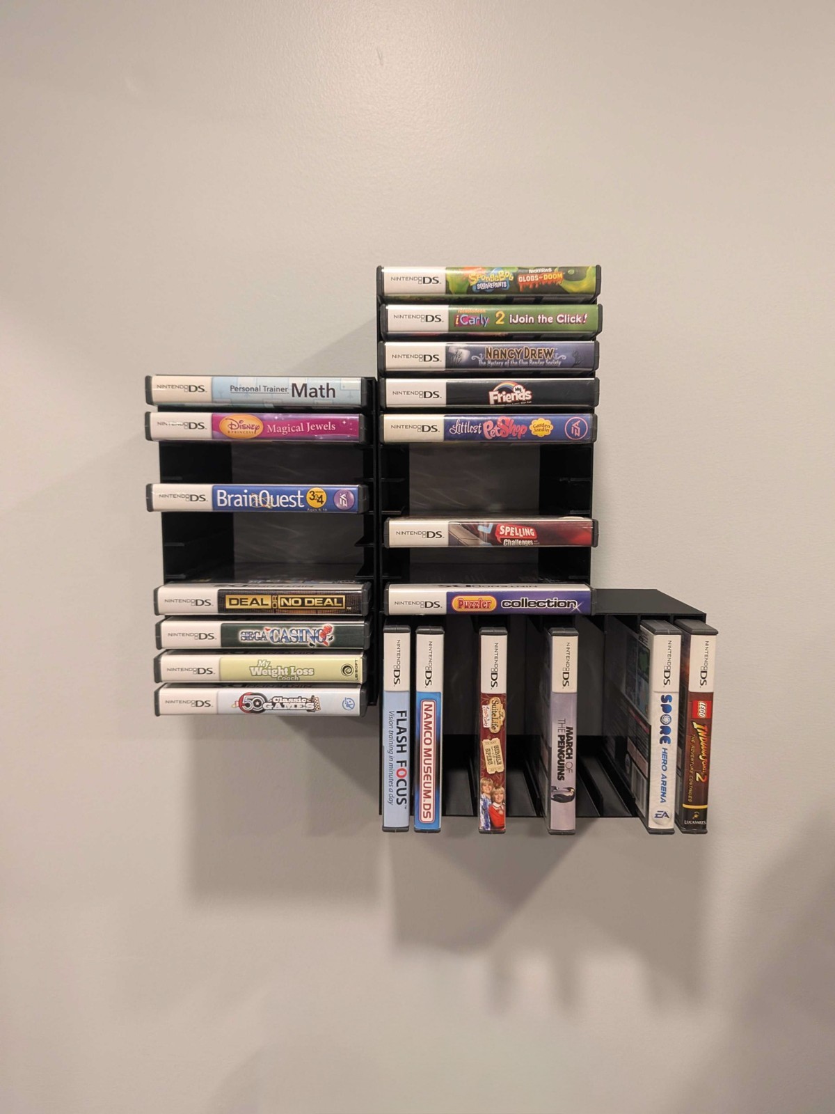Nintendo DS Video Game Case Wall Mount / Organizer / Display