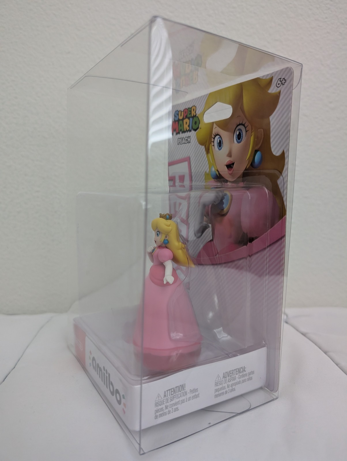 Nintendo Princess Peach Amiibo Super Mario Series (+ Box Protector)