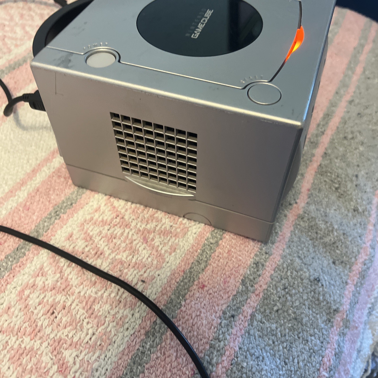 Gamecube Silver Console w/ 2 Controllers, Memory Card & Gameboy Advance Adapter