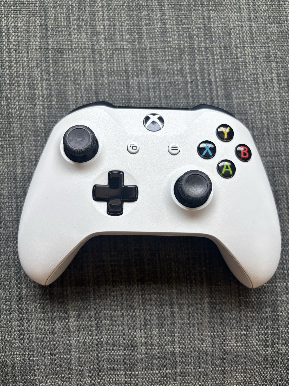 Xbox One Wireless Controller LOT x6: Used/Working, 2- Xbox Series, 4- Xbox One.
