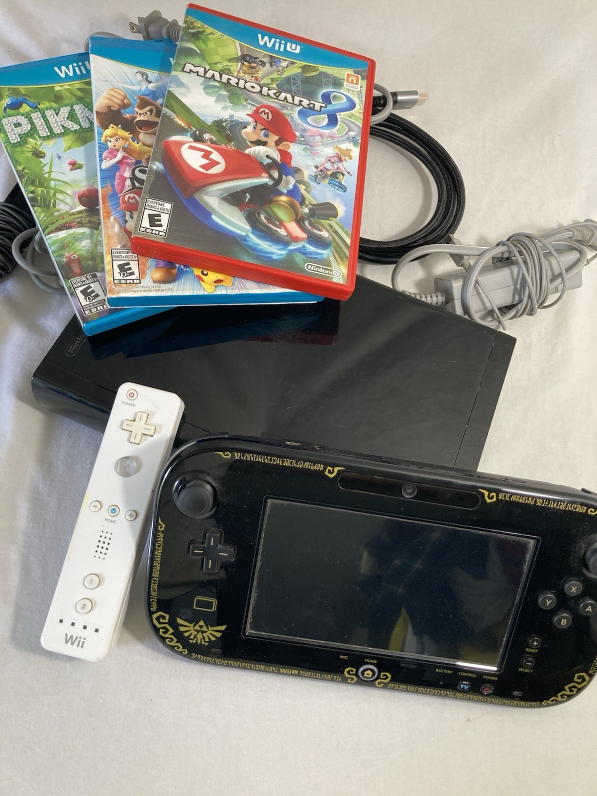 Nintendo Wii U 32GB Legend of Zelda Wind Waker Edition Console With Smash Bros