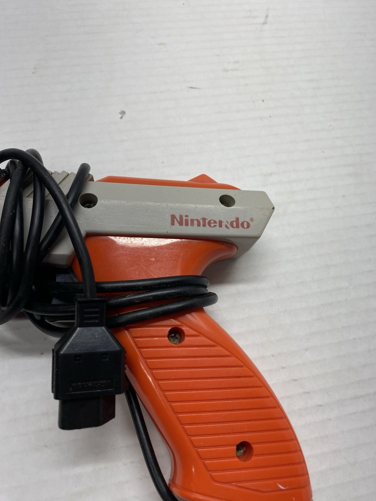 Original 1985 Nintendo NES Zapper Gun Authentic NES-005 Orange Tested & Working