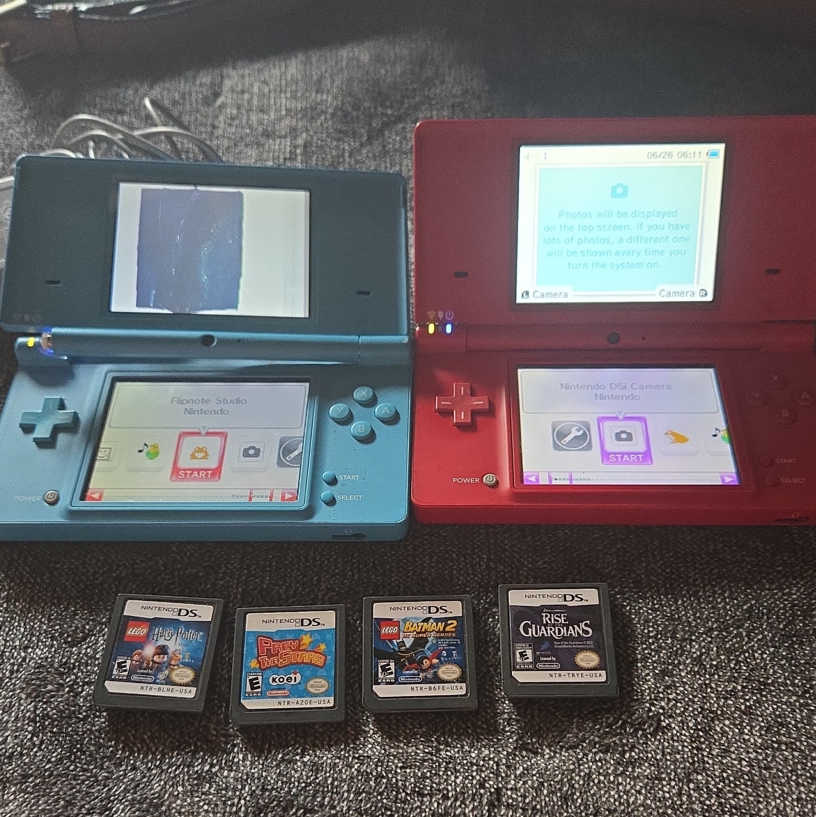 Nintendo DS Console Lot w/ AC Adapter & 4 Games LEGO Batman 2 Harry Potter