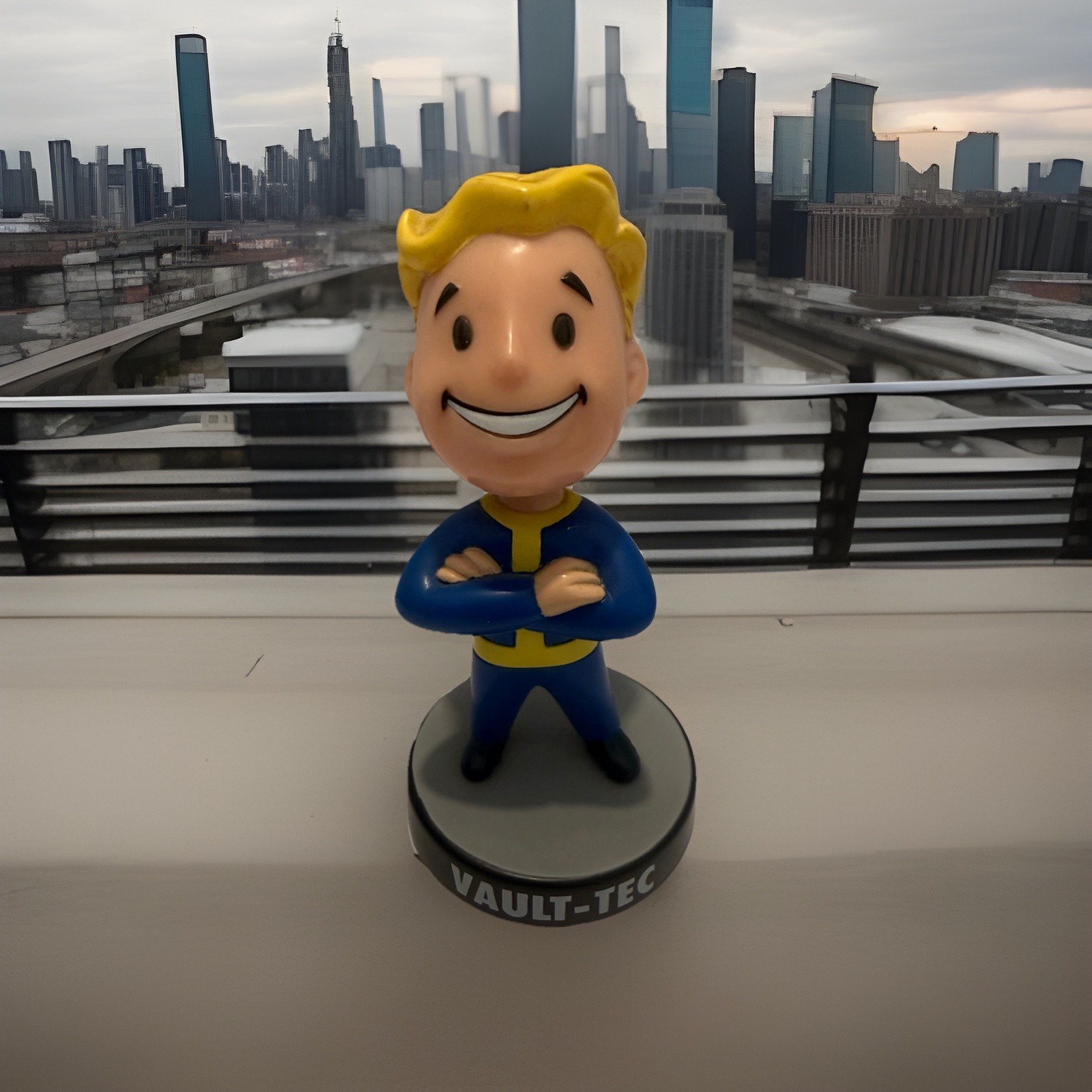 Fallout 3 Collectors Edition Vault-Tec 5″ Vaultboy #101 Bobblehead 2008 Bethseda