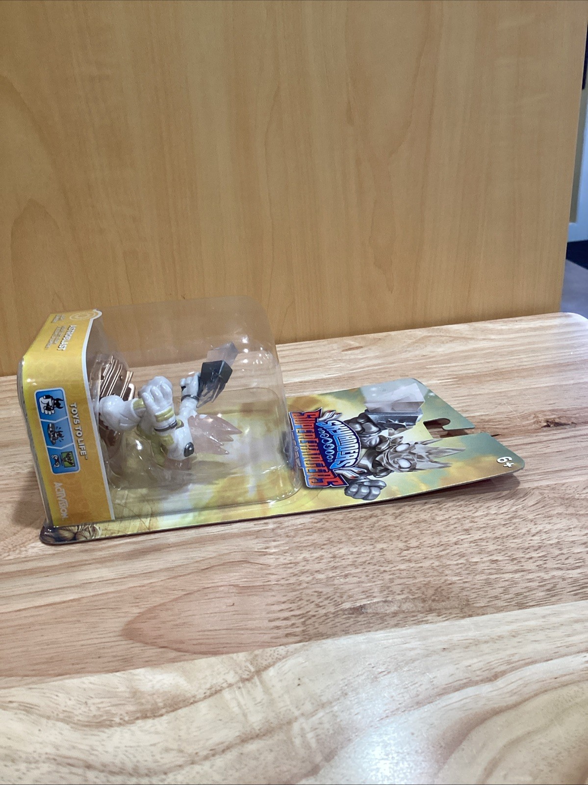 Skylanders Superchargers Astroblast Light Element New Sealed Figure