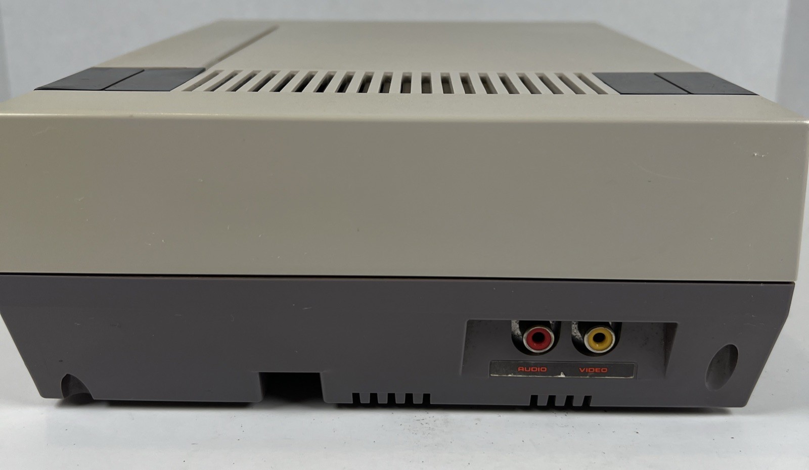 Nintendo NES Console Bundle – 7 Games – 2 Controllers – Tested And Working