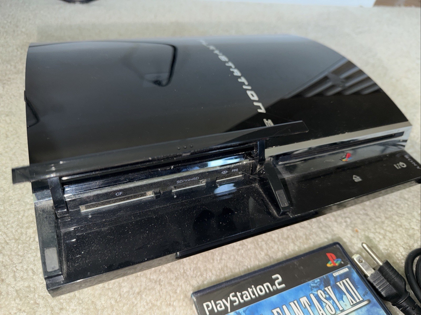 Sony PlayStation 3 PS3 Fat Backwards Compatible CECHE01 80GB + 1 controller