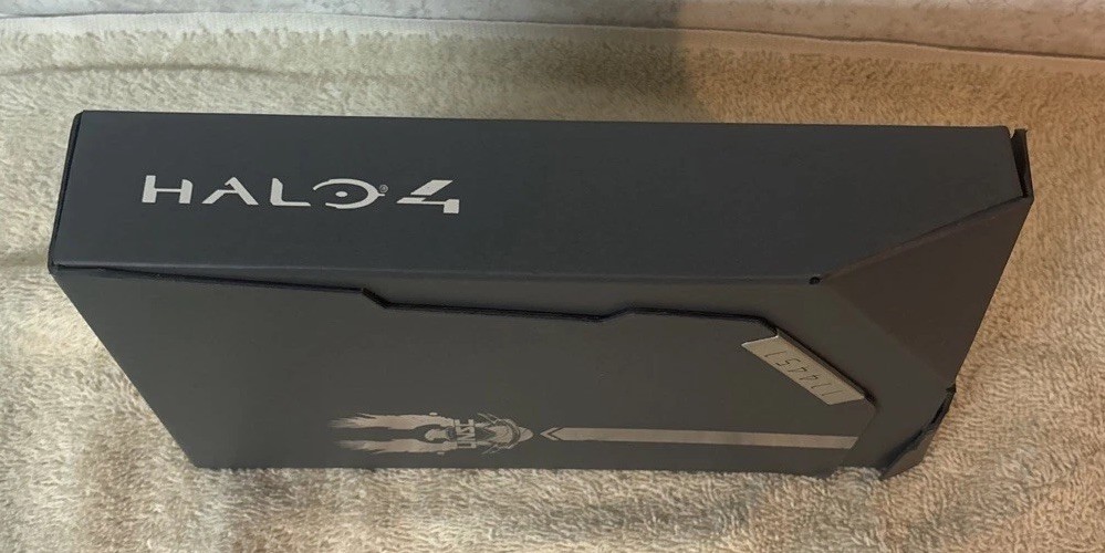 Halo 4 Limited Edition (Microsoft Xbox 360, 2012) Complete in Box