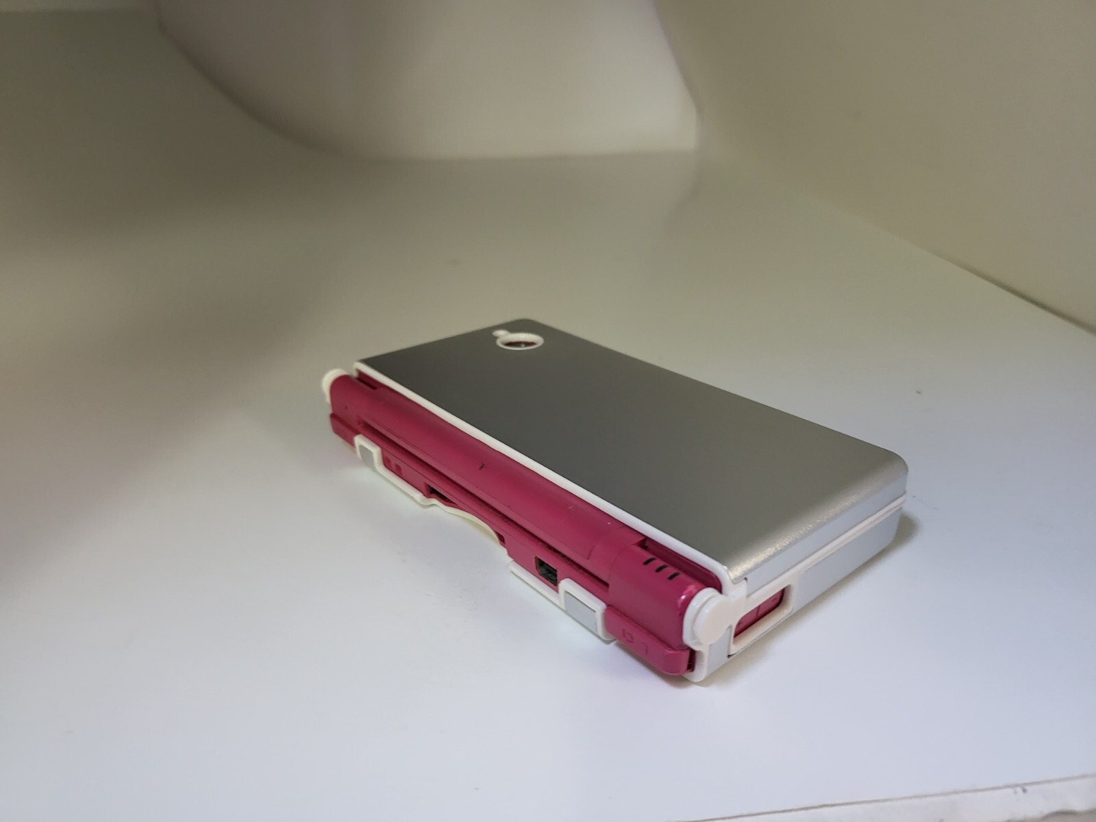 NEW Sealed Silver Aluminum Shell W/2 Stylus Pens for Nintendo DSi Hyperkin #42J