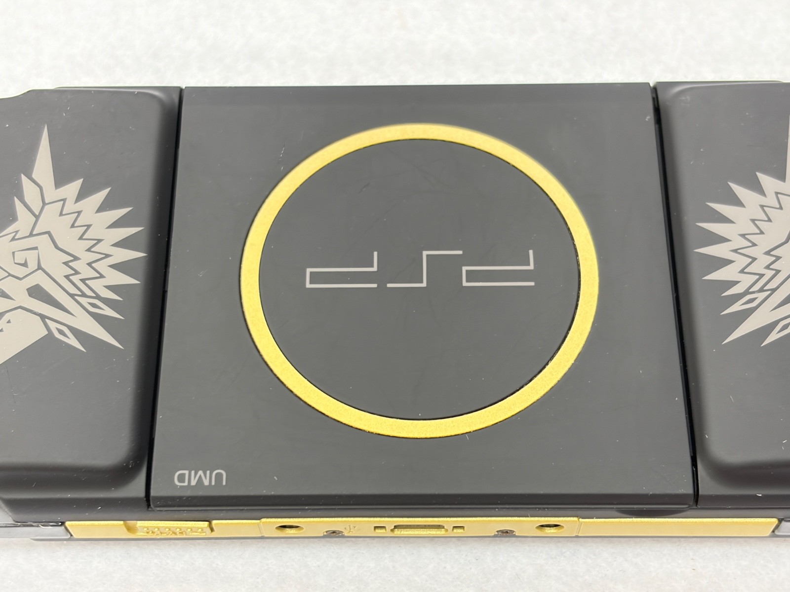 [RARE] SONY PSP-3000 Monster Hunter Portable 3rd Hunters Limited Model Gold