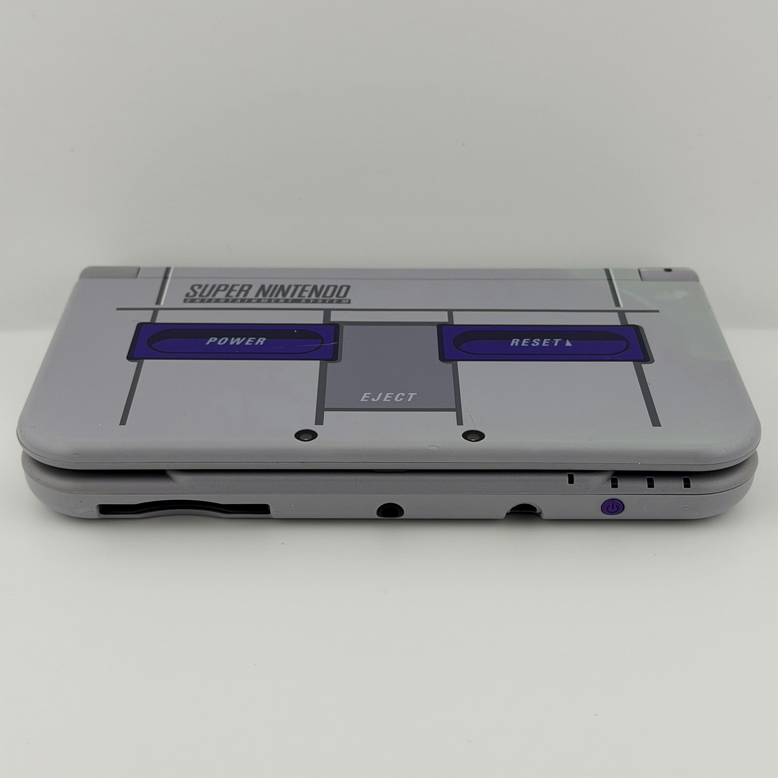 Nintendo New Nintendo 3DS XL SNES Edition Handheld Console (NTSC) Very Good Cond