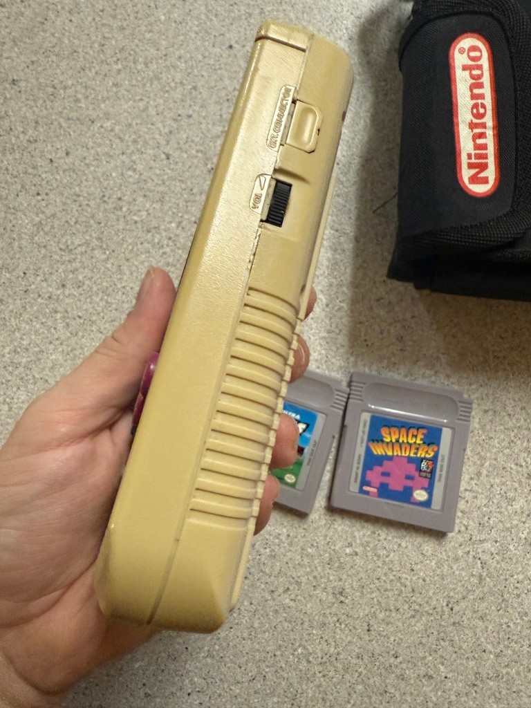 Original Nintendo Gameboy Console With 2 Games ALL ORIGINAL TESTED DMG-01