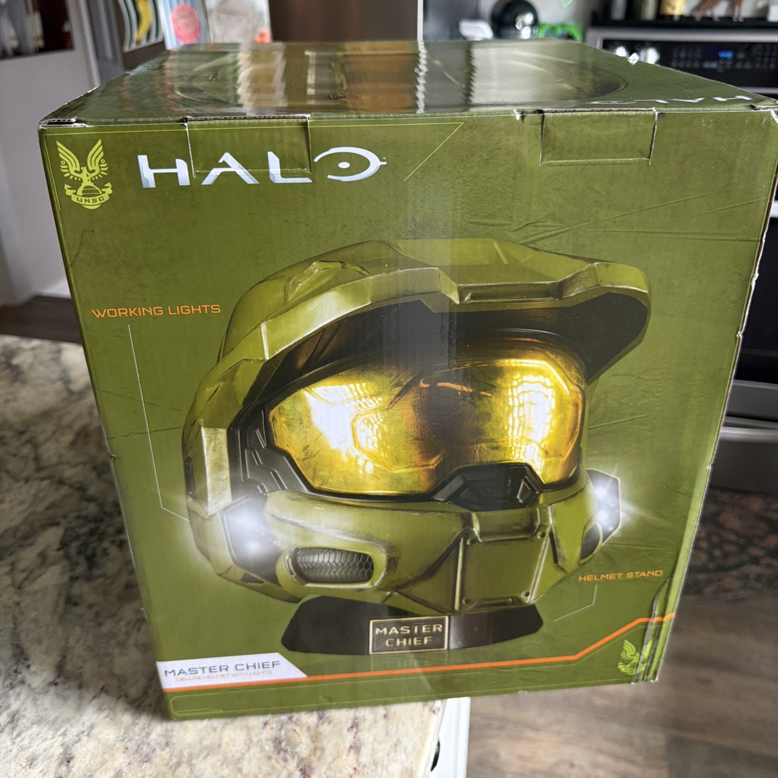 Halo Master Chief Deluxe Helmet with Stand-LED Lights on Each Side-Battle New