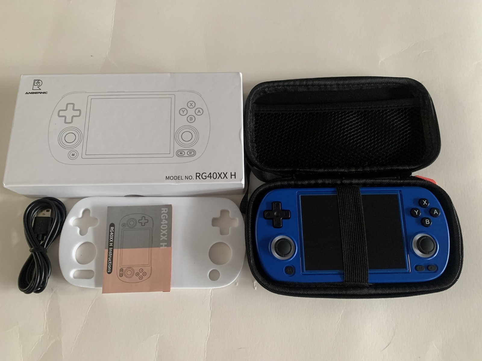Anbernic RG40XX H Retro Handheld – Open Box – w/ Case – Excellent