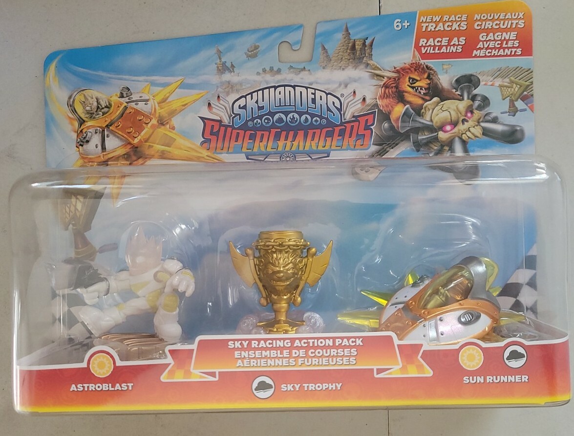 NEW SKYLANDERS SUPERCHARGERS SKY RACING PACK 2015 ASTROBLAST & SUN RUNNER! K1