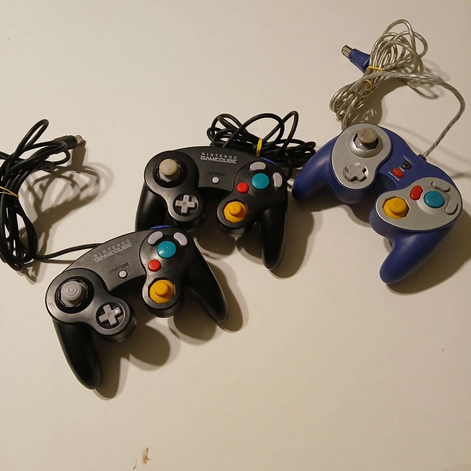 Nintendo GameCube Controller – Black (Lot Of 3)